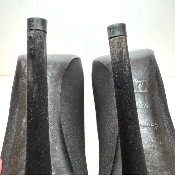 Louis Vuitton Music Hall Black Satin W Mirror LV Logo Peep Toe Pumps, Size 38.5 - Picture 14 of 15